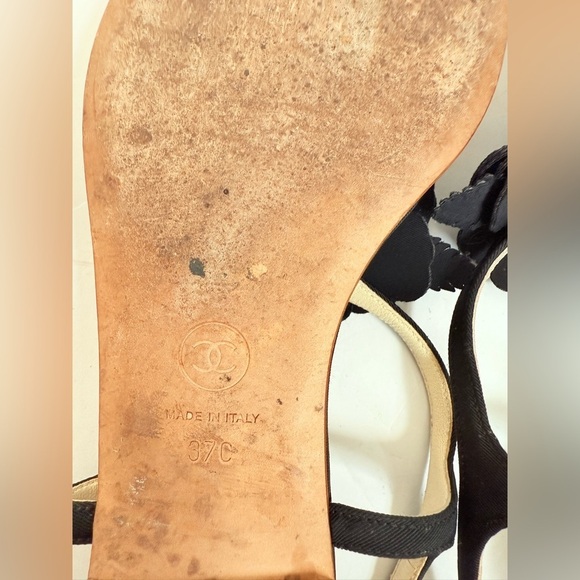 Chanel Black Satin leather interlocking CC Camellia Thong flat Sandals EU 37 - Picture 11 of 12